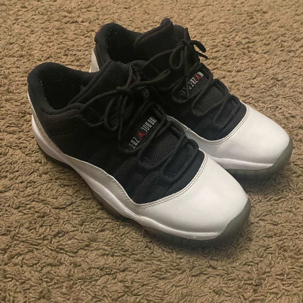 Jordan 11 retro low reverse concord